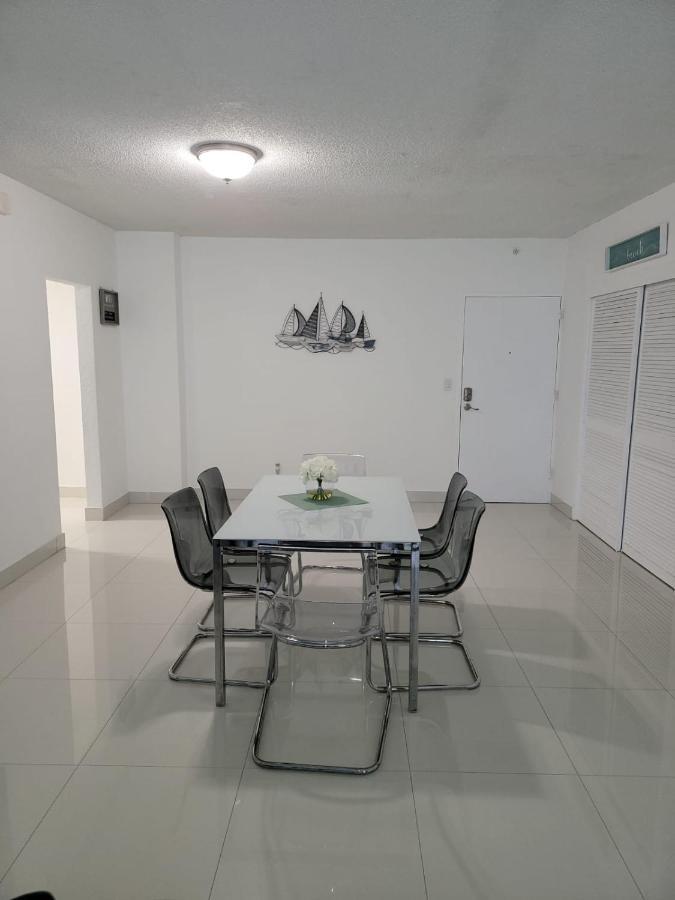 Paradise On Hollywood Beach 2 Bed 2 Bath Exterior photo